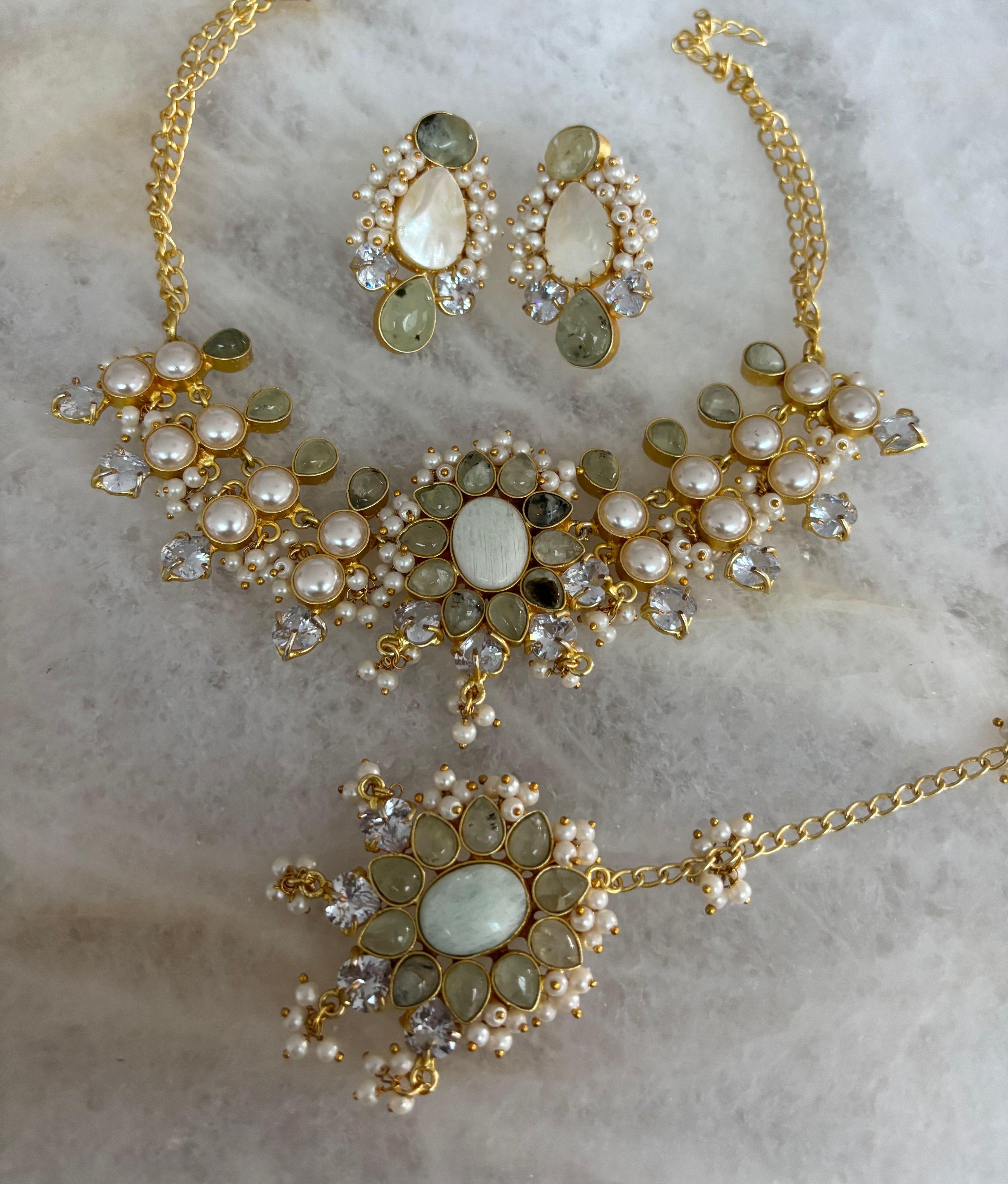 limited edition choker (D)