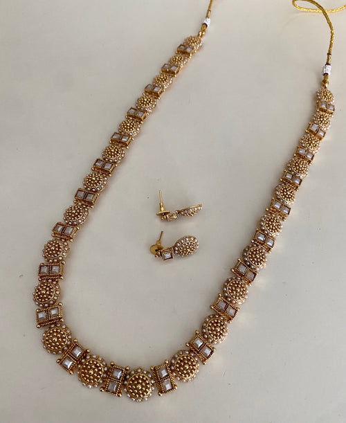 Deeba pearl mala  image 0