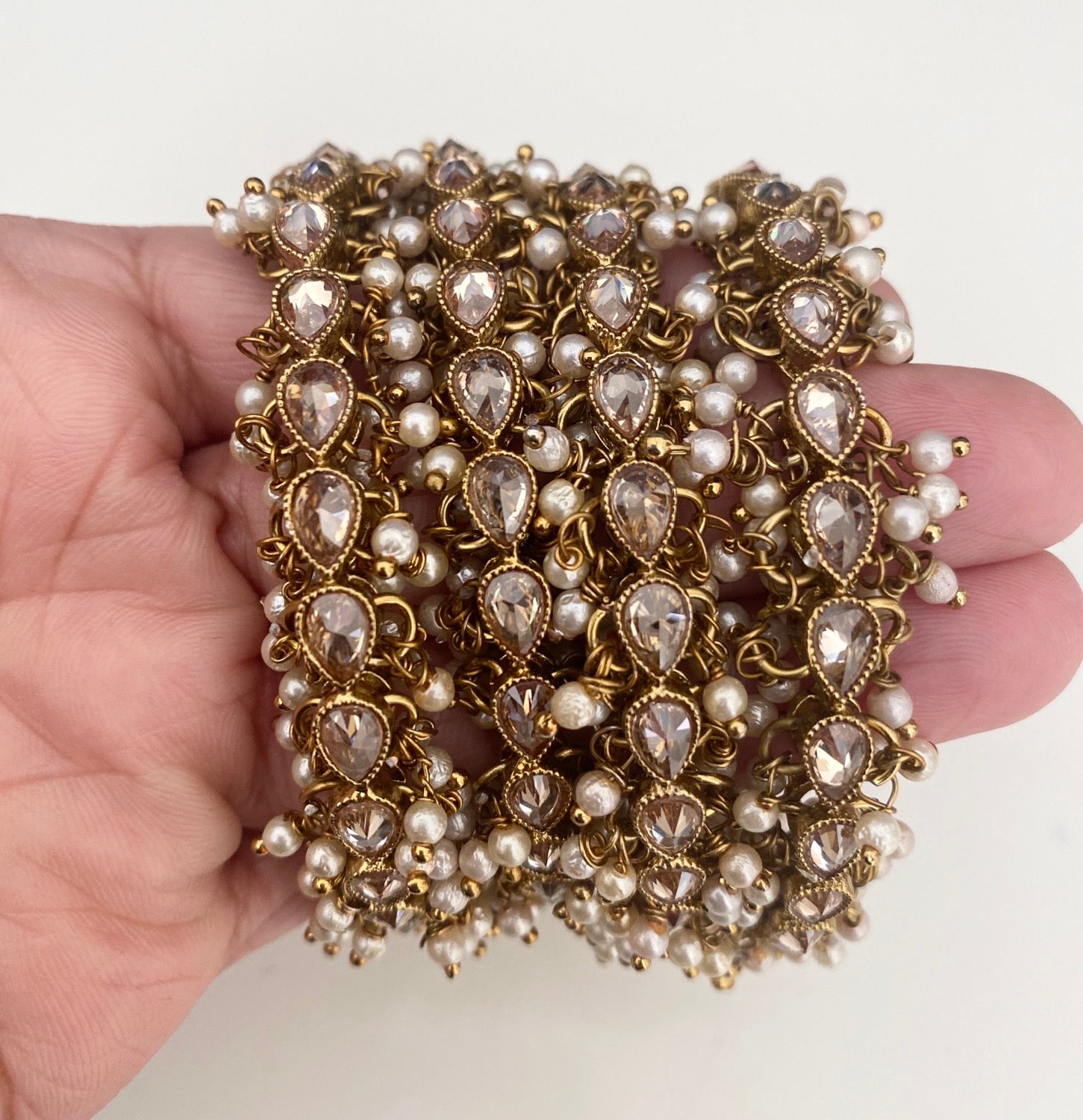 Tear drop pearl trim (champagne ) image 1