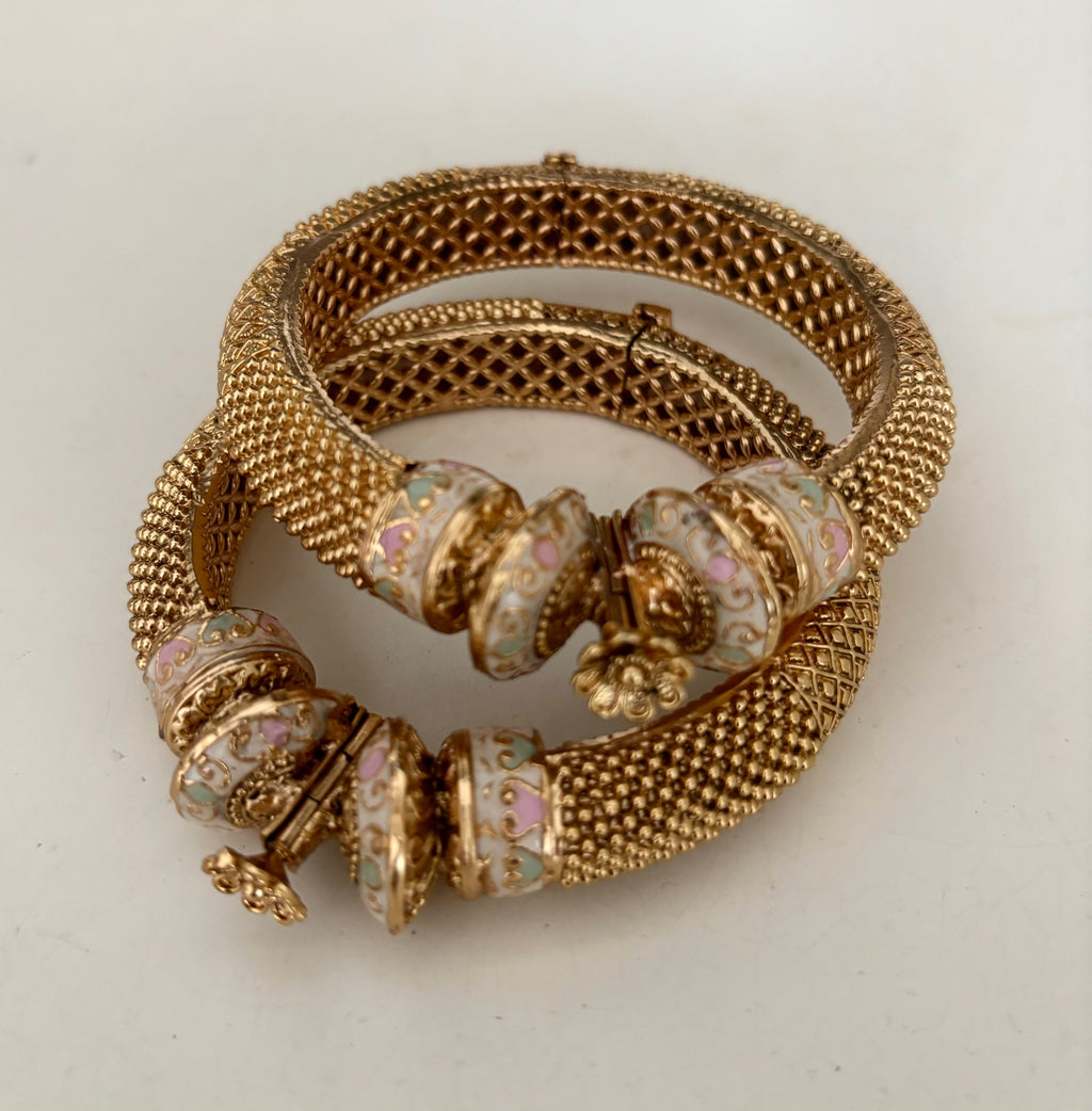 Ornate set of 2 Khara  image 2