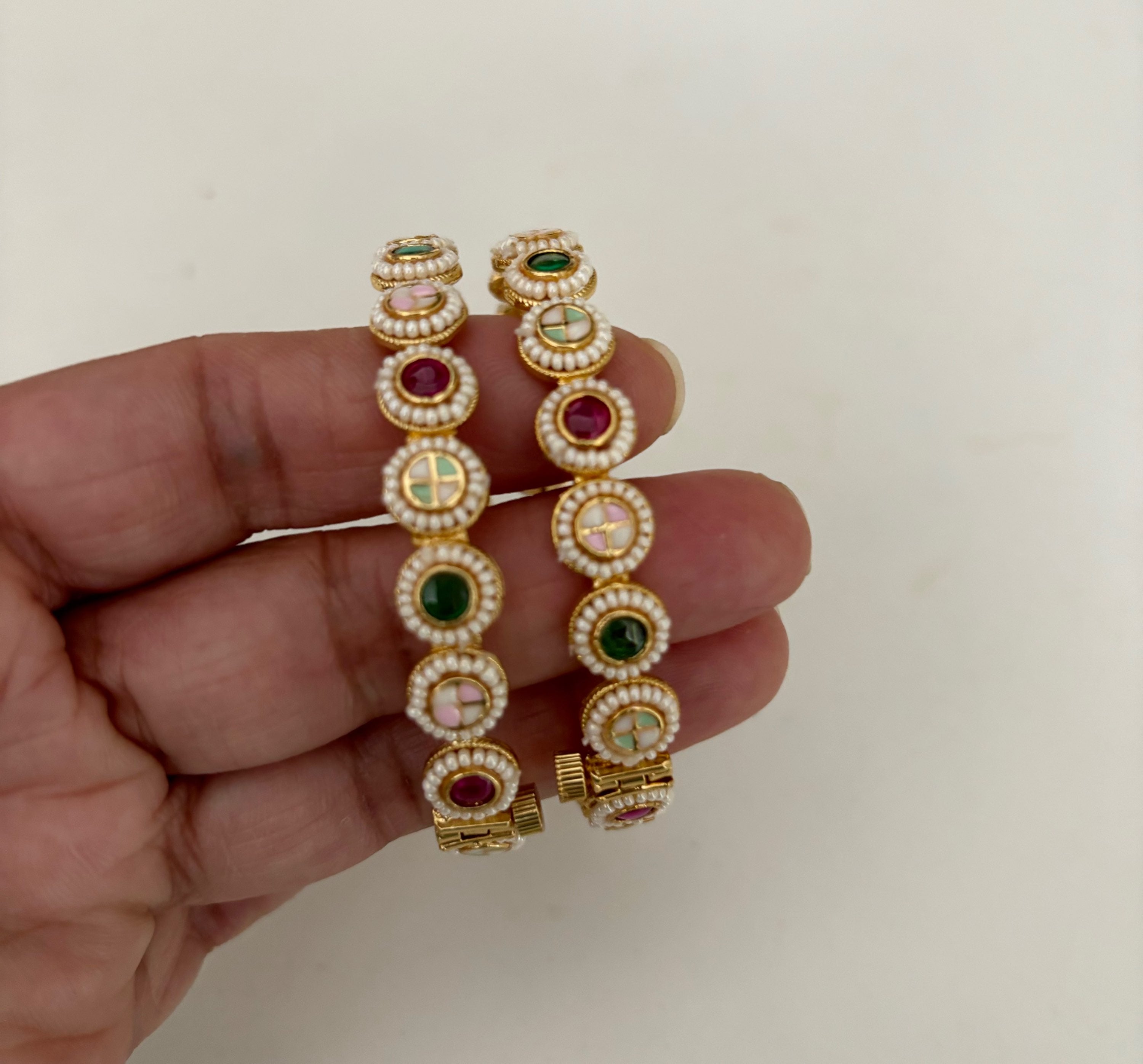 Rajwadi pastel circle trim  image 0
