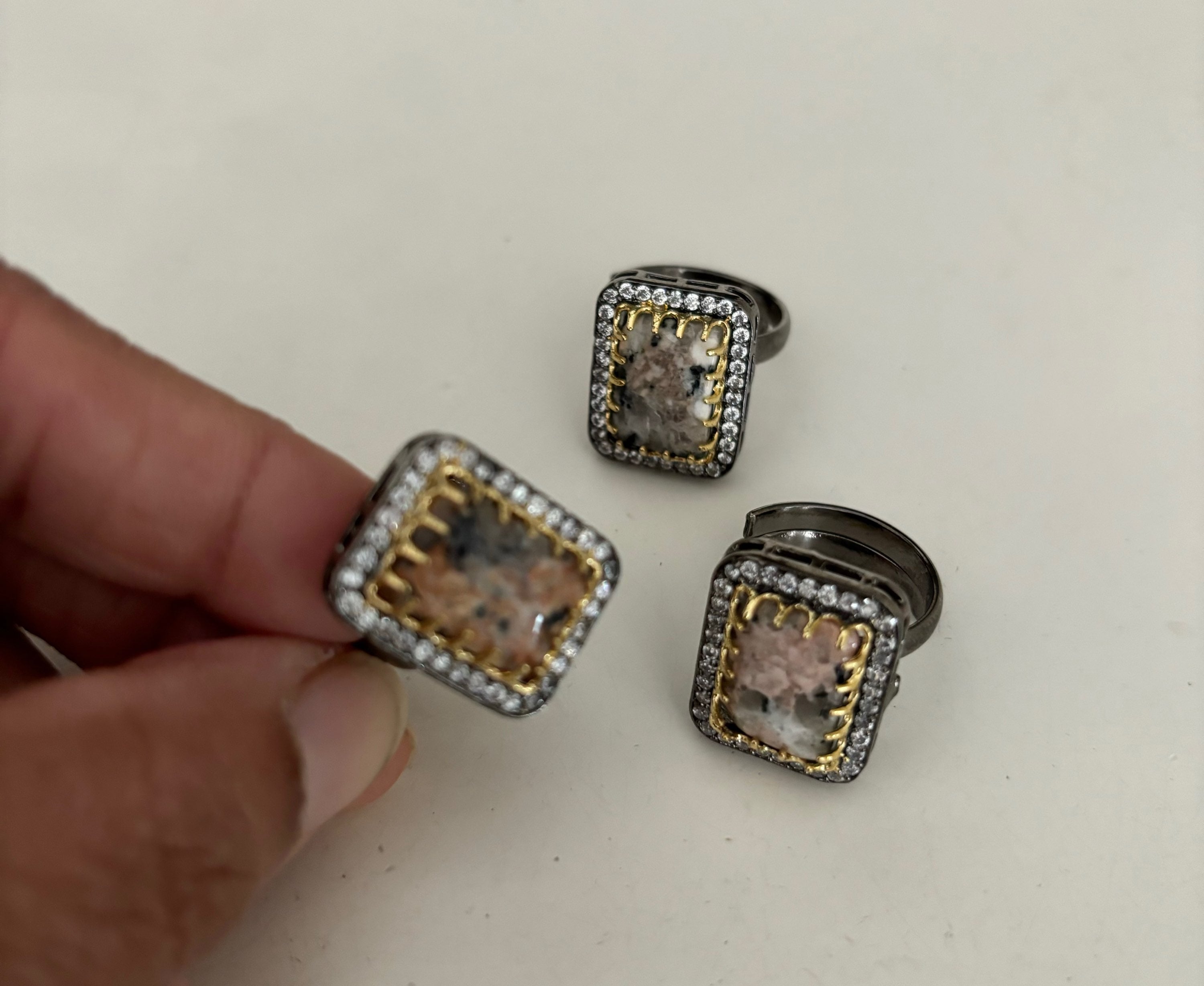 Ombre size adjustable ring  image 0