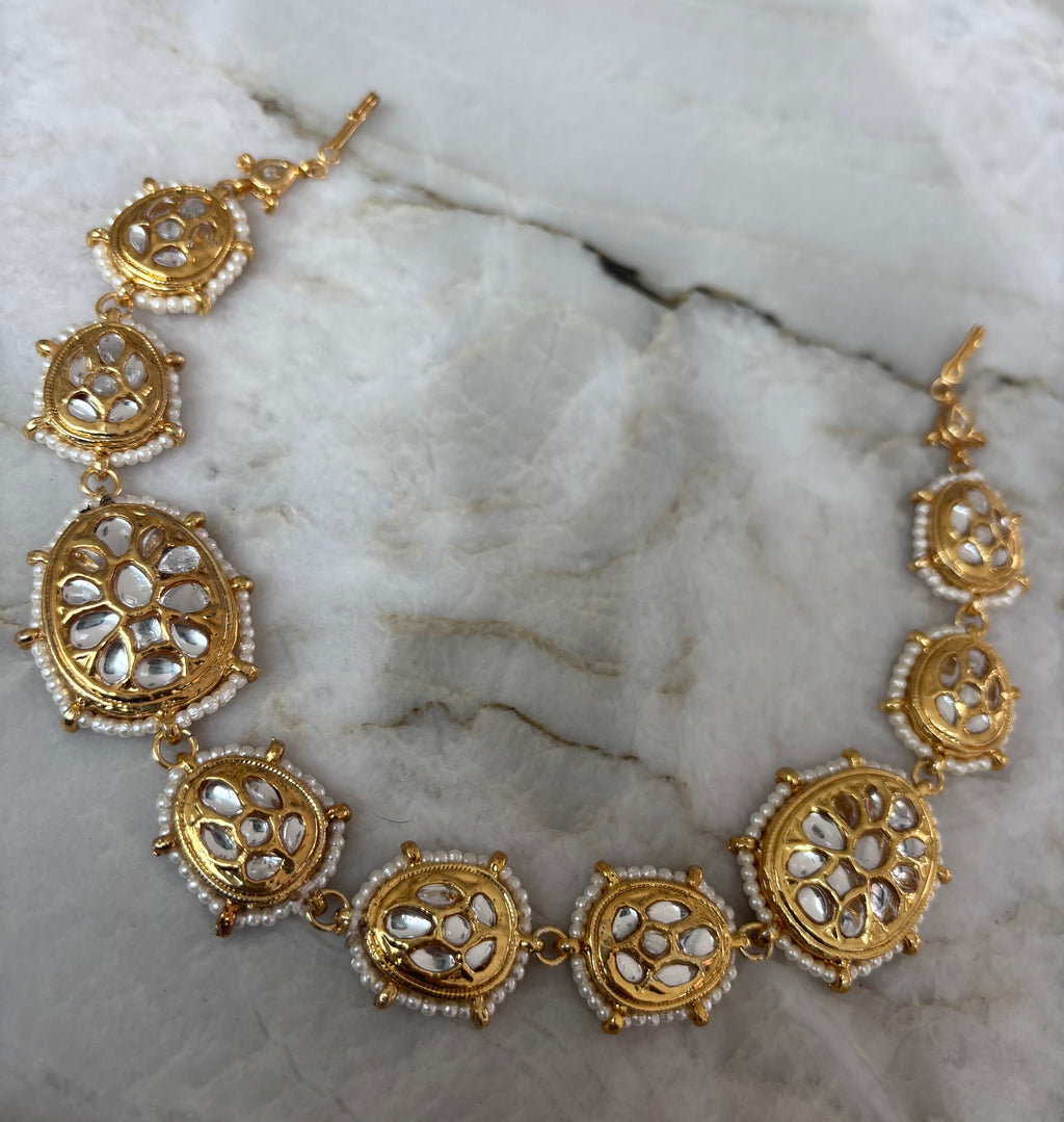 Kundan oval headpiece image 3