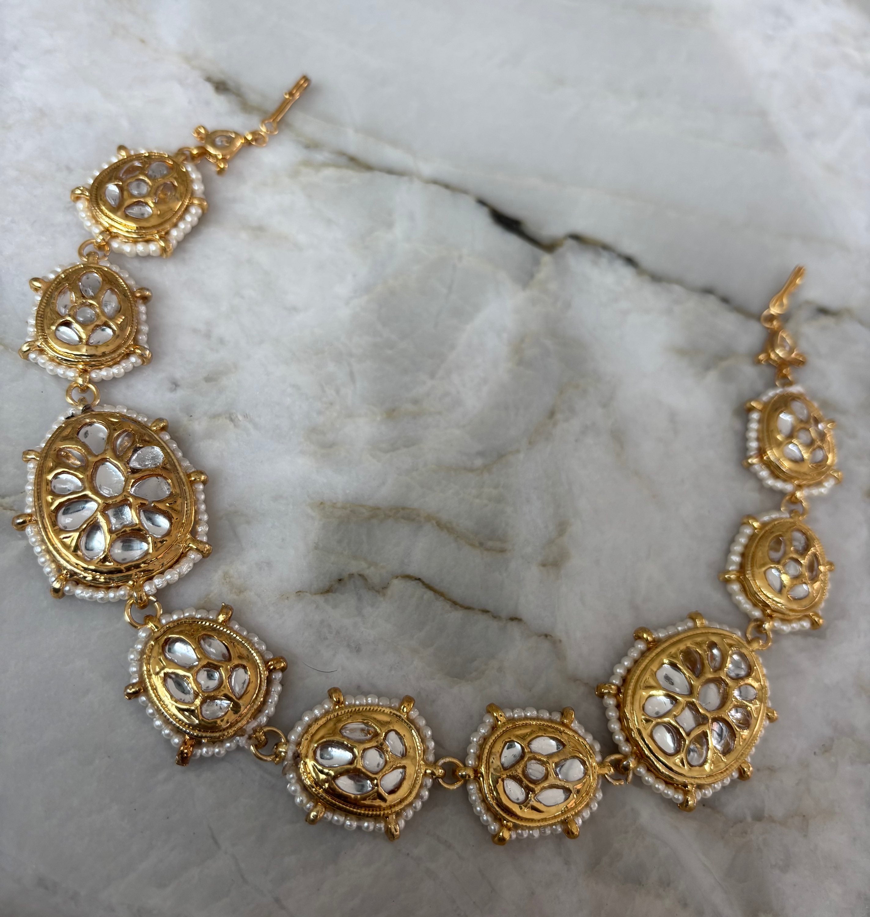 Kundan oval headpiece image 3