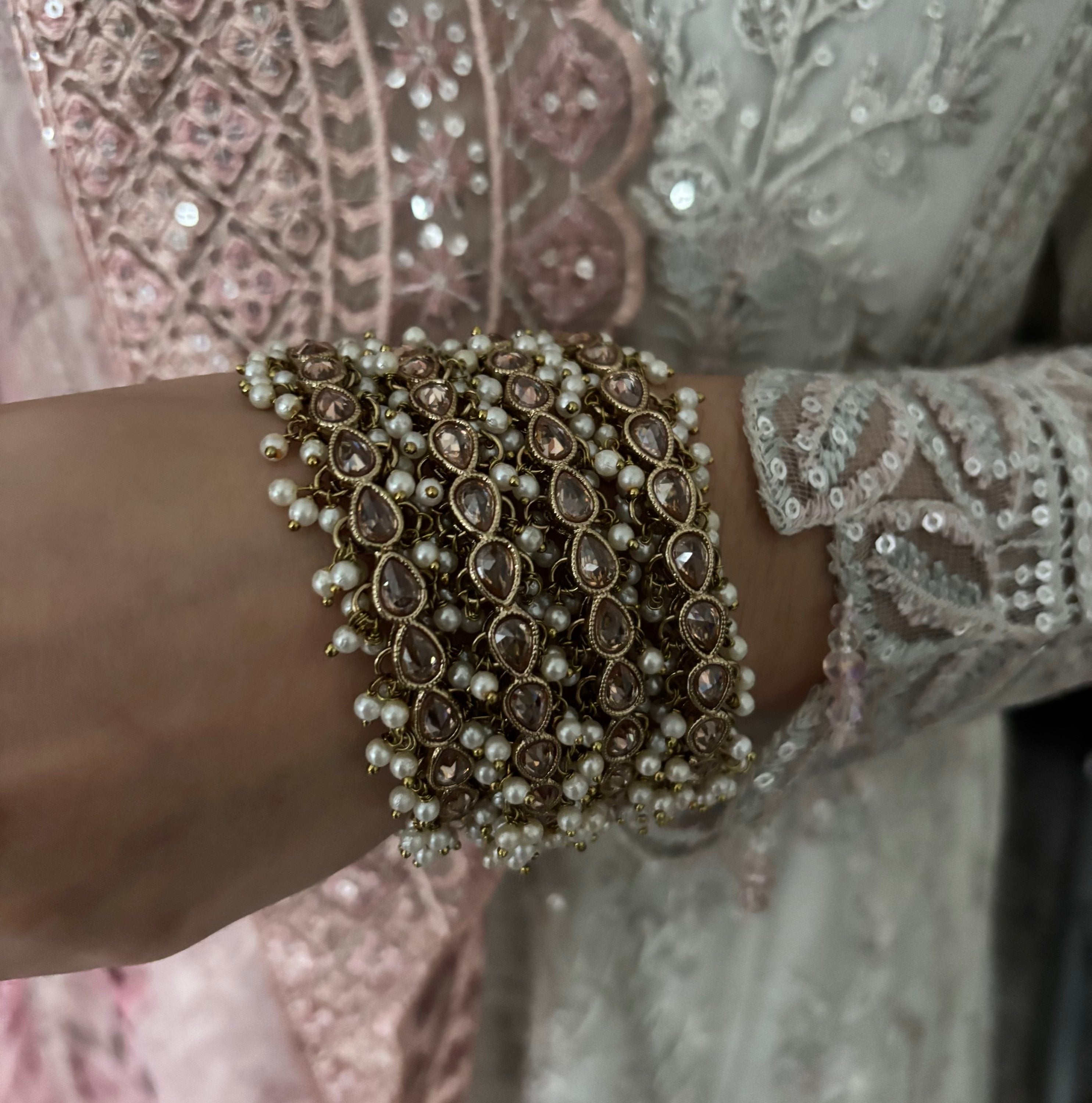 Tear drop pearl trim (champagne ) image 2