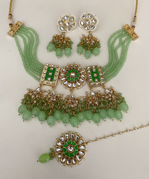 Begum Kundan choker image 0