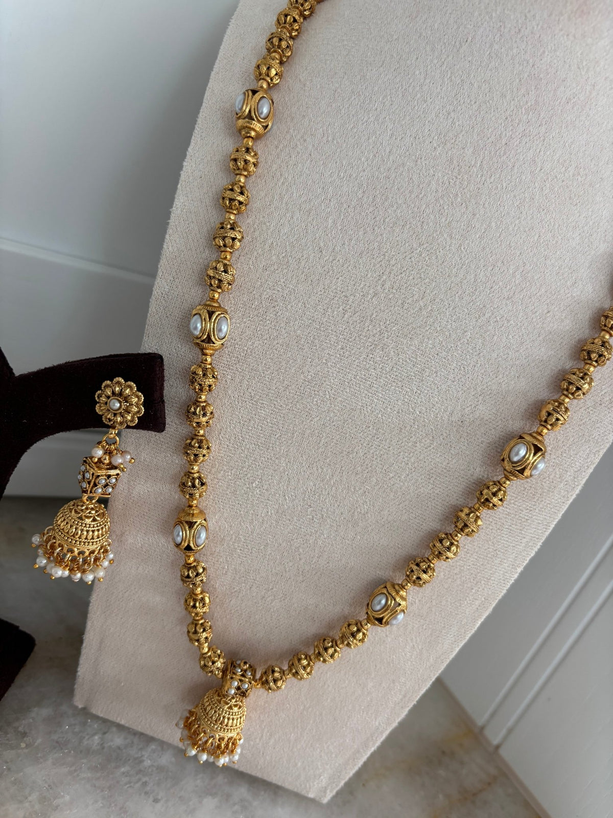 Dome single Jhumka drop (pearl) - Ishy Haq