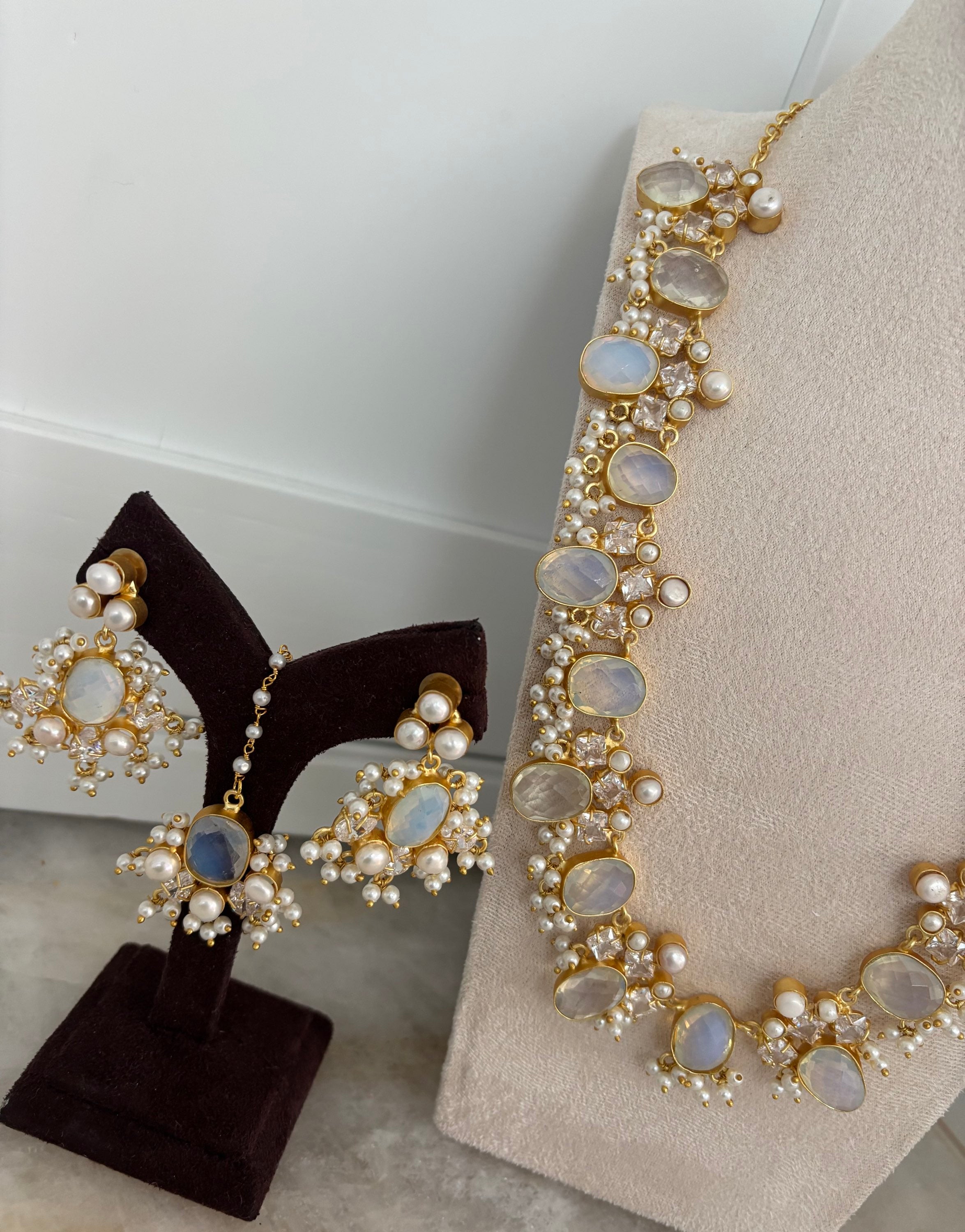 IH Swarovski (H) image 1