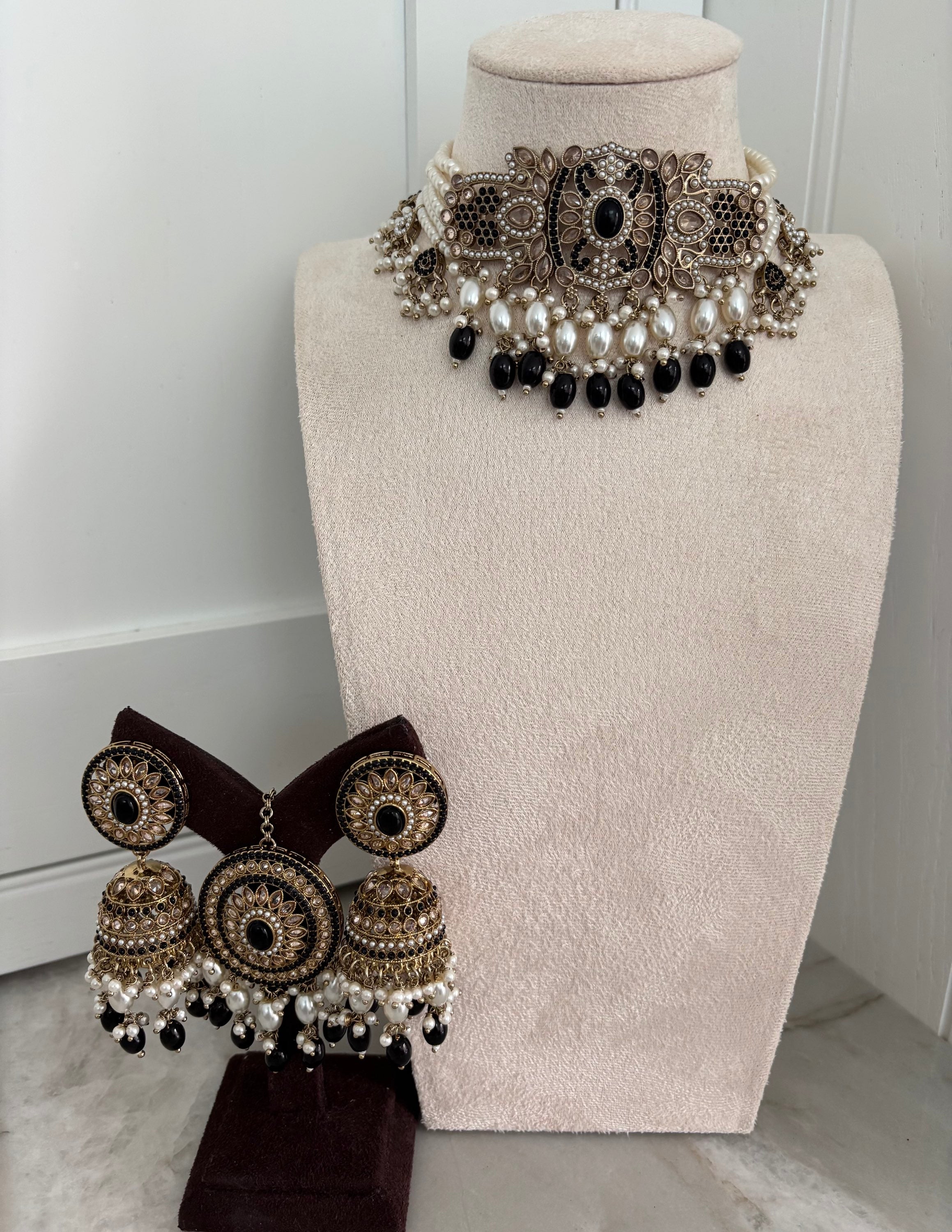 Alarka (black) image 0