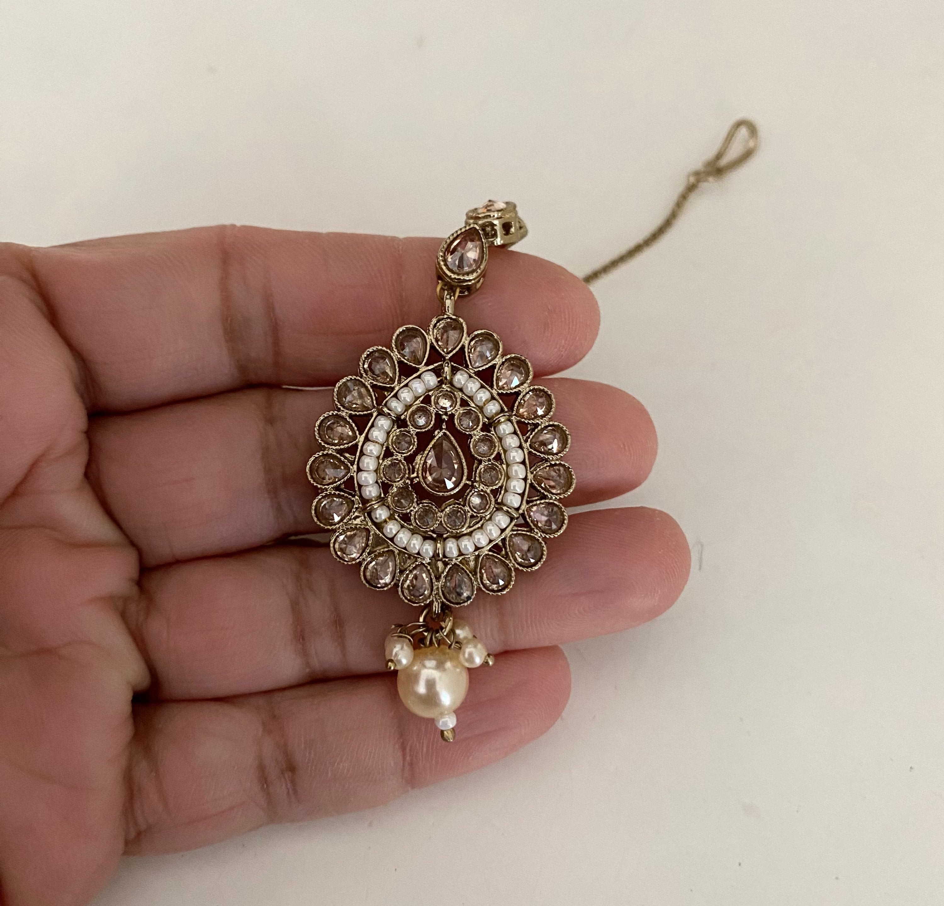 Oval pearl drop  image 0