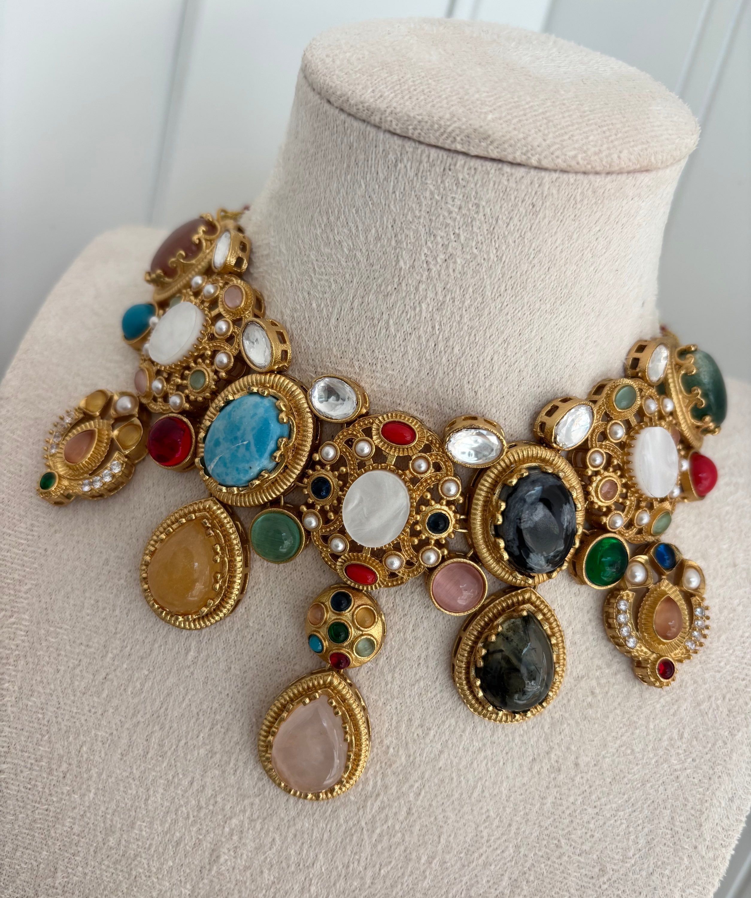 Dupion choker  image 1