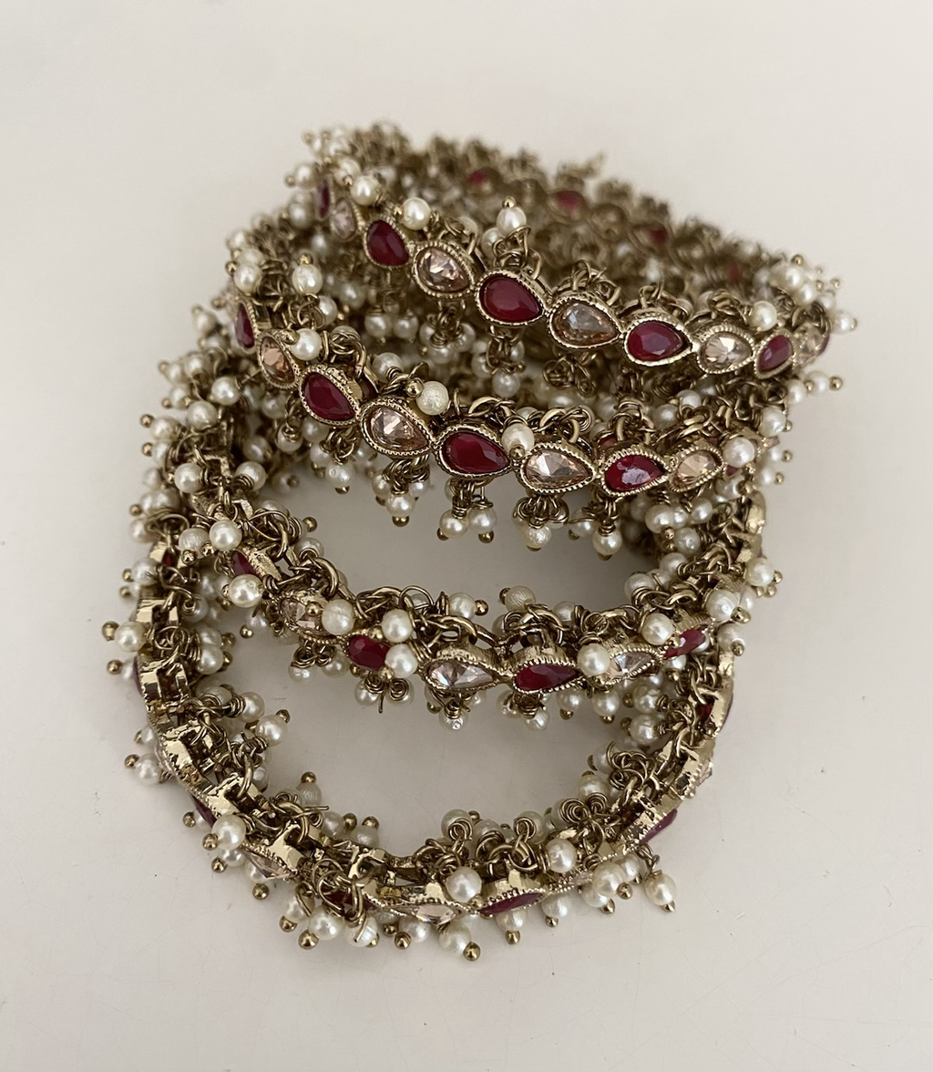 Tear drop pearl trim (maroon/ dark red) image 1