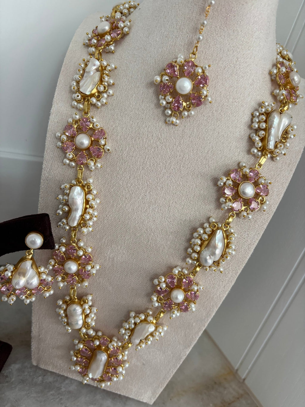 IH Swarovski (J) - Ishy Haq