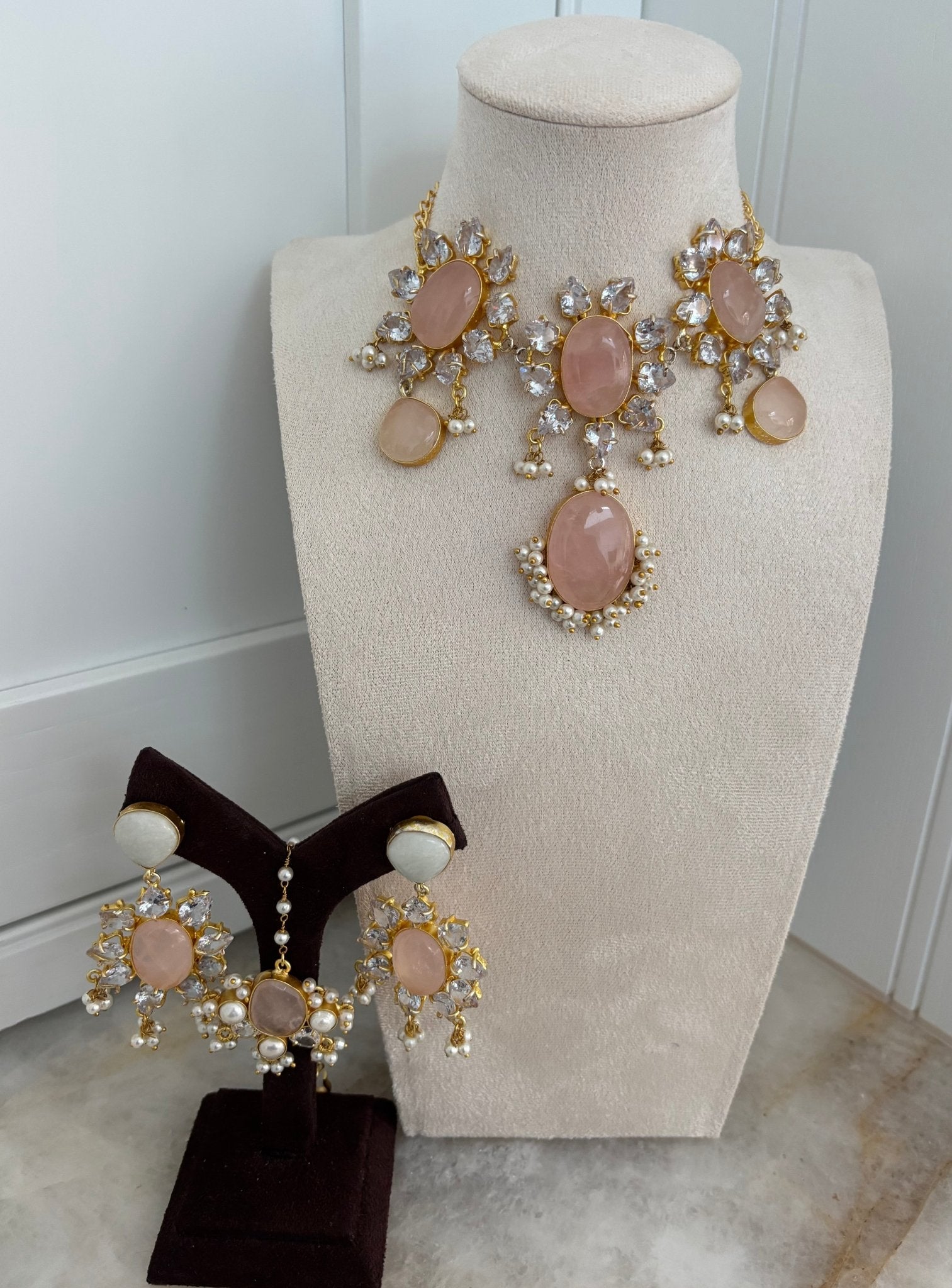 Limited Edition Choker (F) - Ishy Haq
